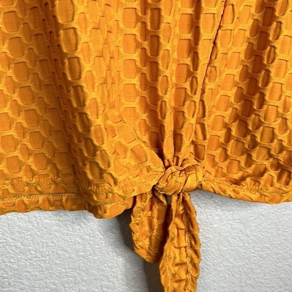Marissa Oliva Mustard Yellow Front Tie Top Size Medium - Picture 2 of 4